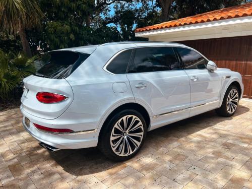 Bentley SUV WashandWax Detail Exterior